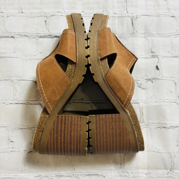 Jellypop Womens Size 8M Lagoon Lug Slide Sandals Chunky Heel Y2K Tan - Picture 4 of 10